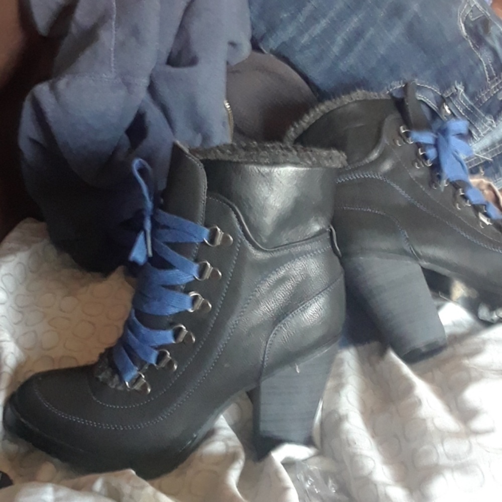 Cute winter booties - Picture 2 of 8
